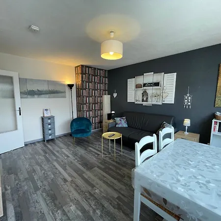 Lumineux Avec Parking Privee Appartement